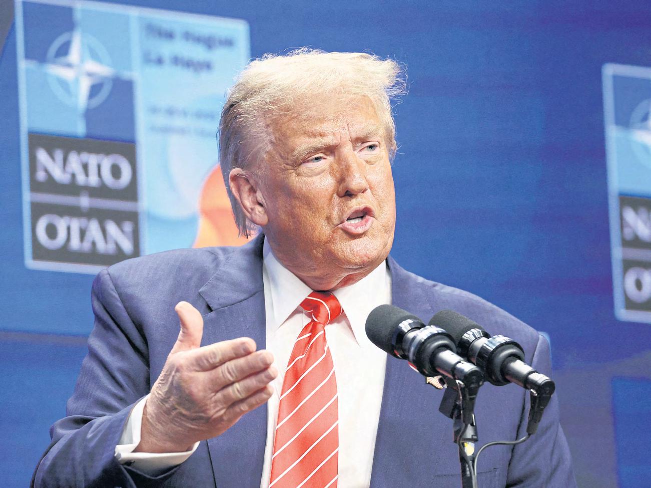 Trump pushes pay raise for troops