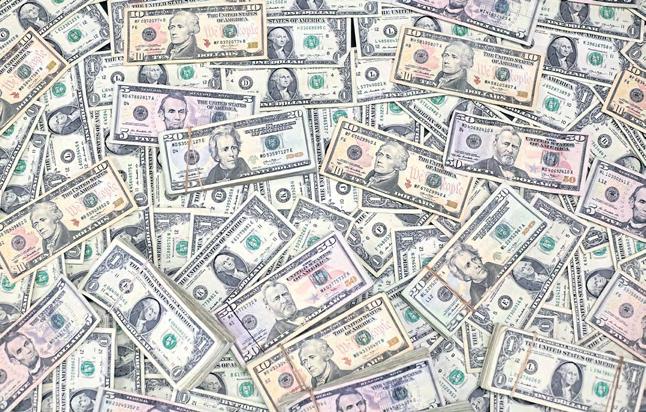 Dollar question hovers over meeting of top central bankers