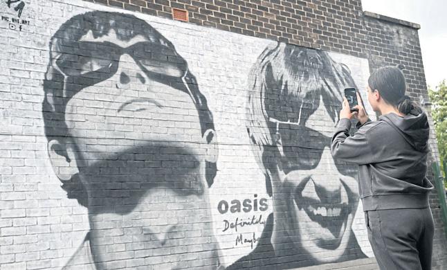 Oasis ride Britpop revival as 90s make nostalgic comeback in UK