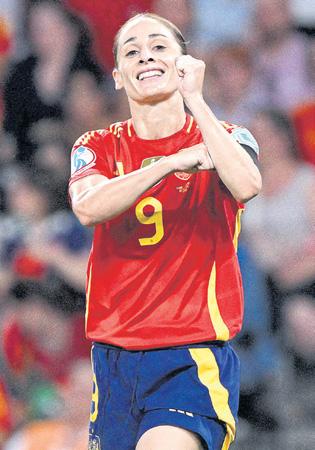 Spain thrash grieving Portugal