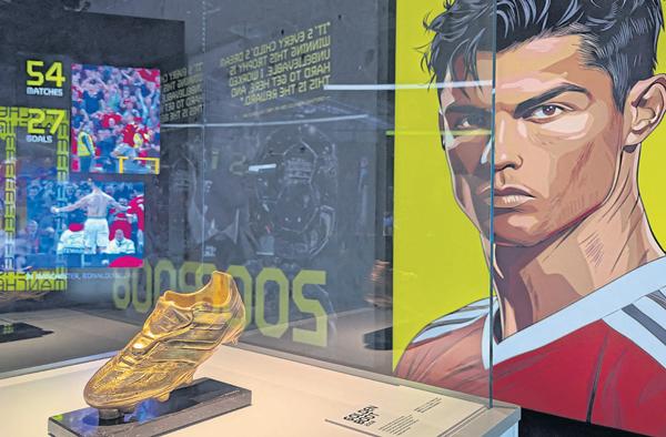 HONG KONG FANS QUEUE FOR CRISTIANO RONALDO EXHIBITION