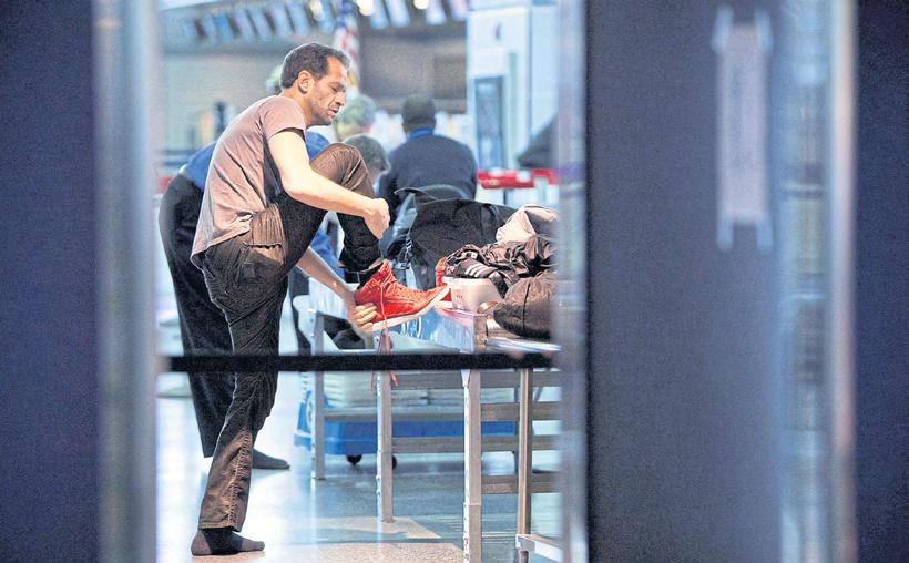 TSA: Flyers can keep shoes on