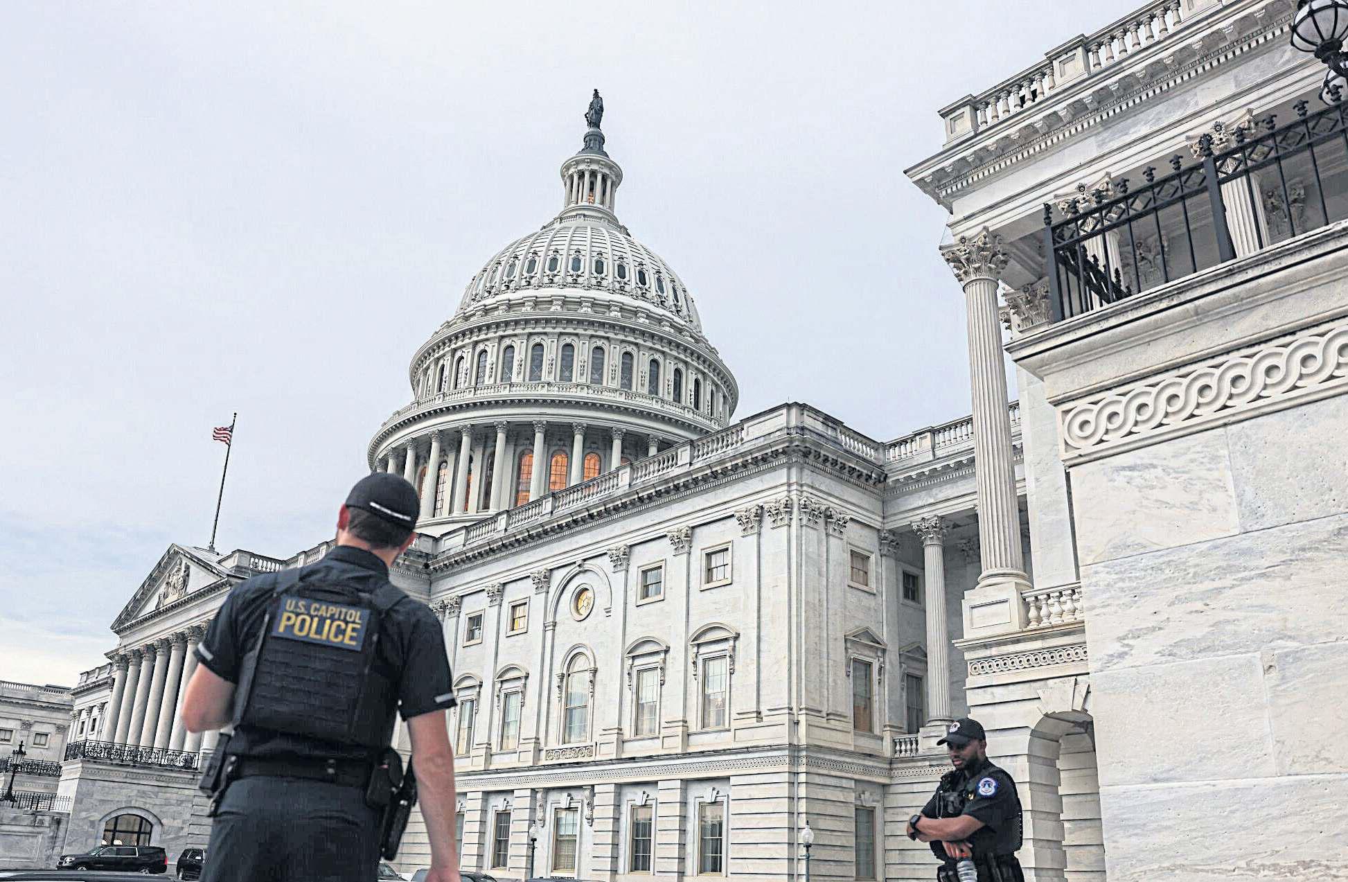 US senators approve $9bn in federal cuts