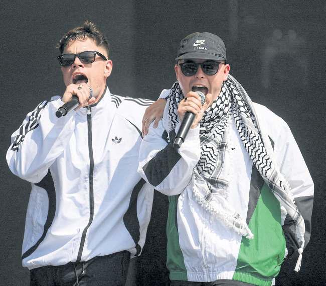 UK POLICE DROP KNEECAP PROBE AFTER GLASTONBURY PERFORMANCE