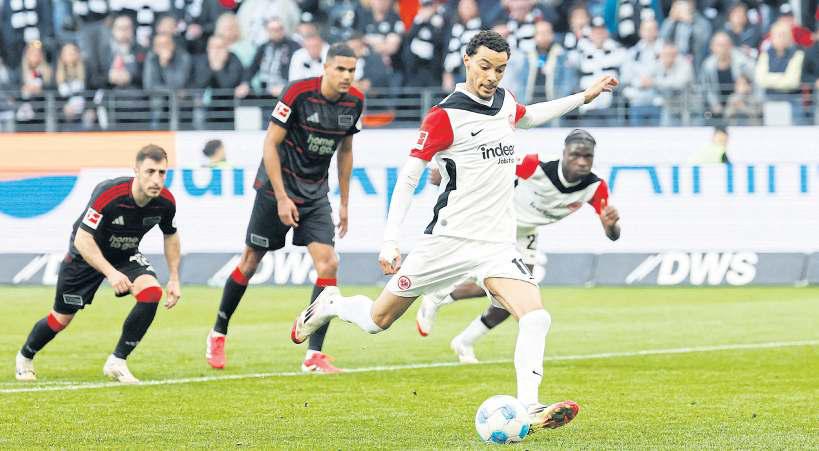Liverpool agree to sign Frankfurt's Ekitike