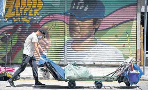 Record heat strains power grid, triggers health fears