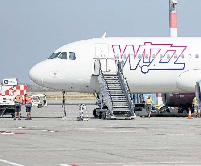 Wizz Air misses estimates as jet engine woes persist