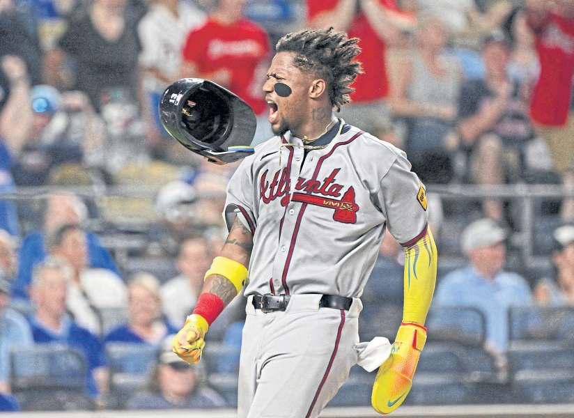 Braves ride 3 HRs, 14 walks to victory