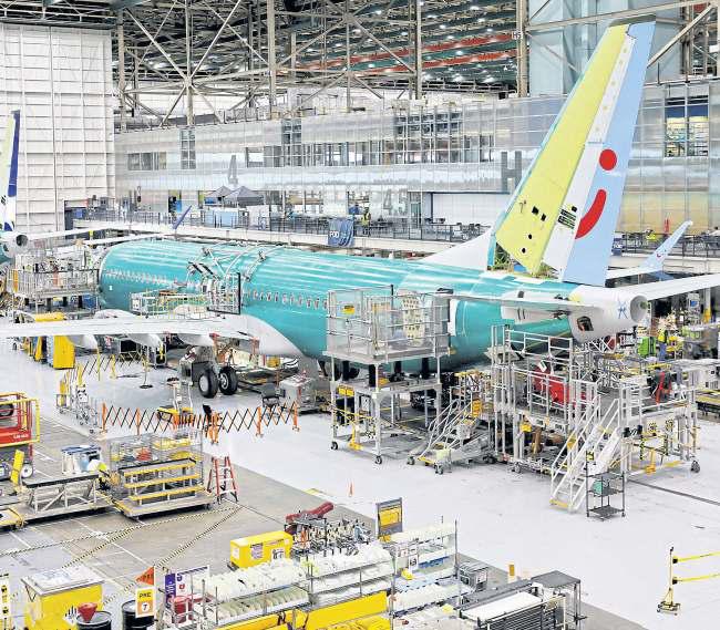Boeing reports its biggest quarterly haul in 6 years