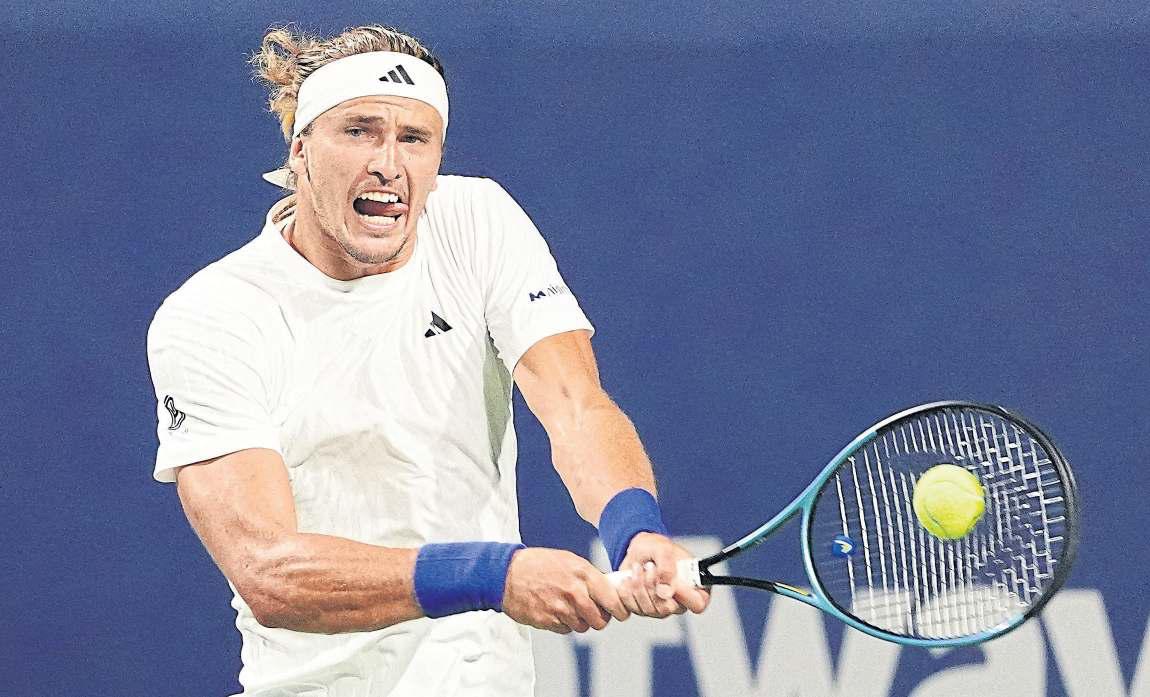 Zverev roars into Toronto round 3