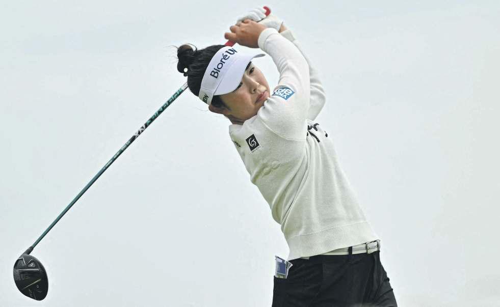 Yamashita's lead cut to one stroke