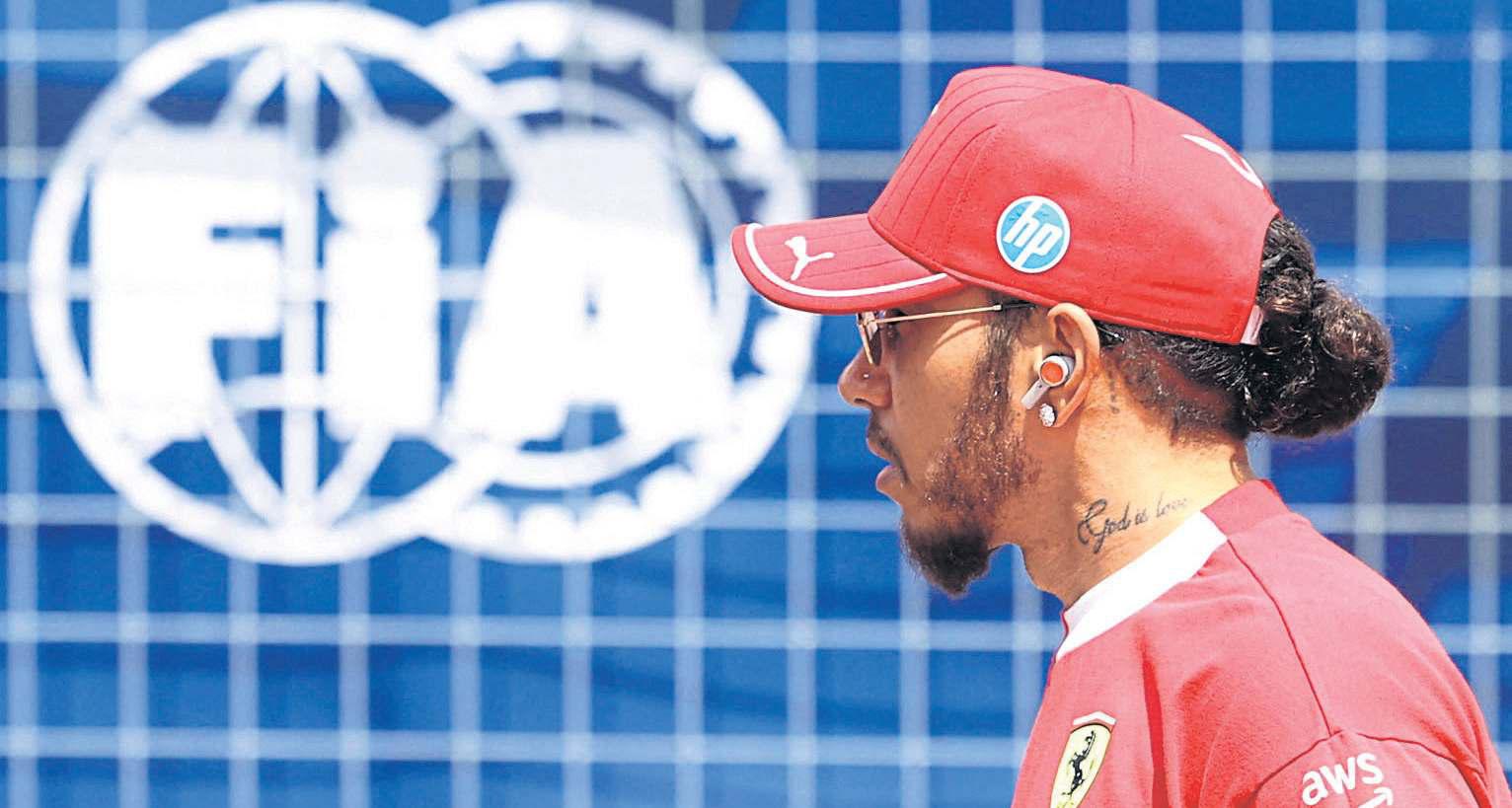 Hamilton struggles, Alonso fights