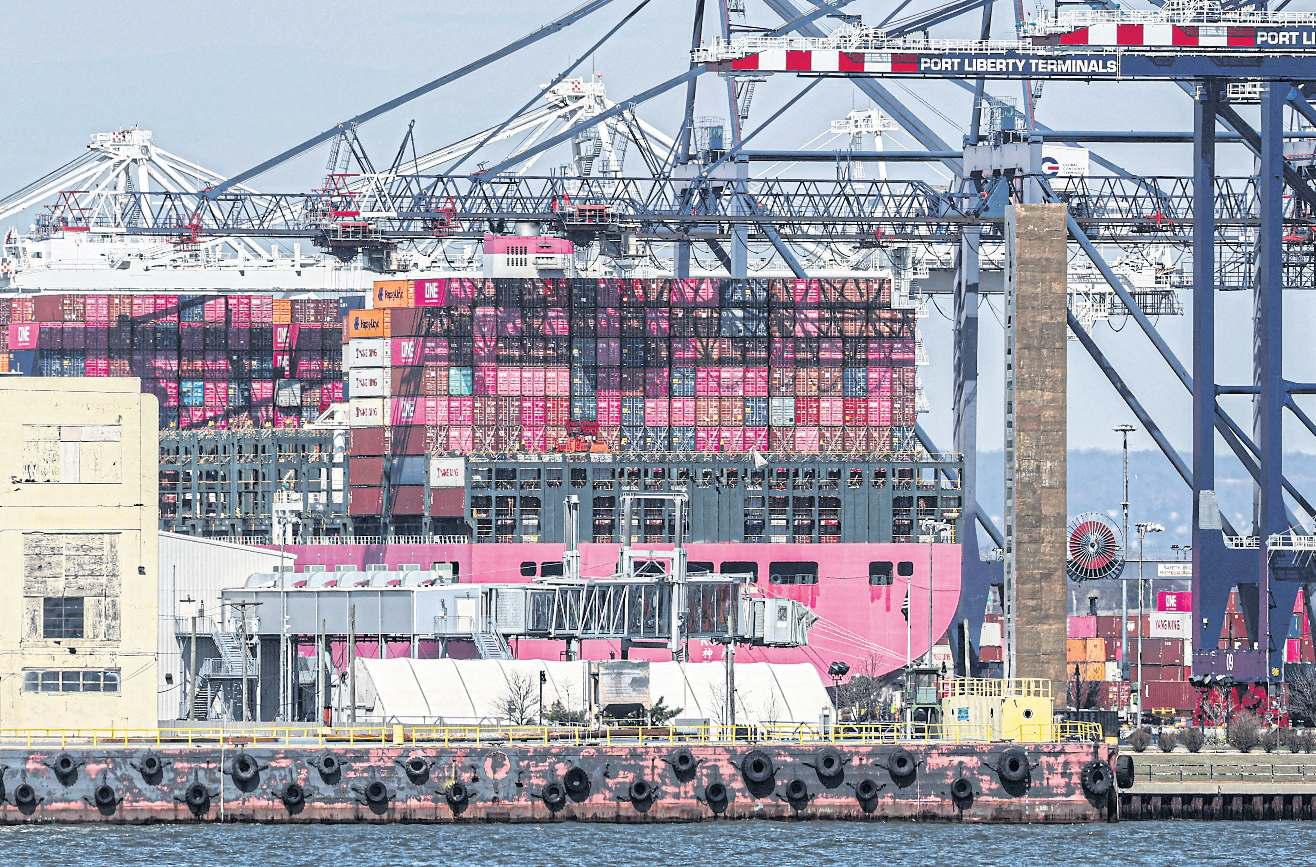Sweeping new US tariffs take effect