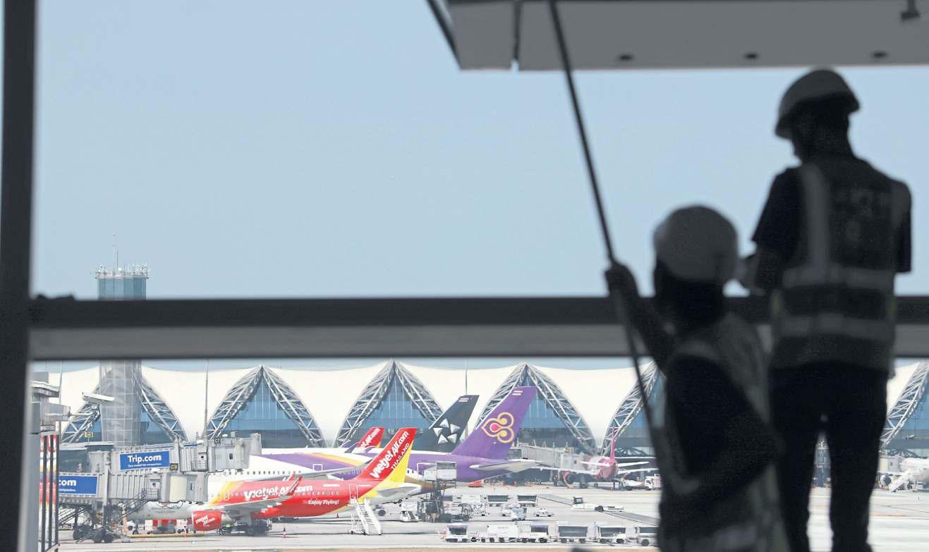 Group eyes ruling on foreign pilots