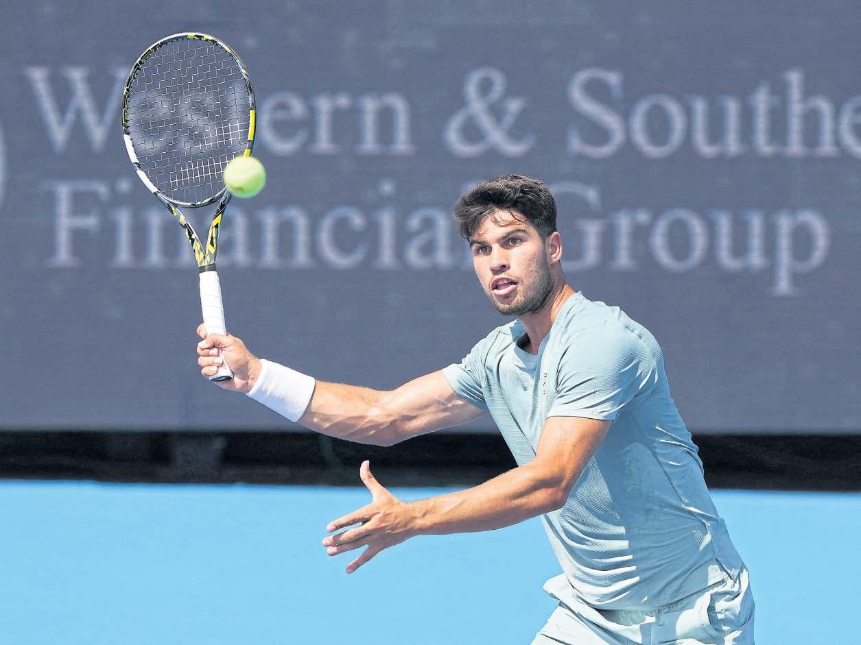 Alcaraz sizzles in scorching Cincinnati heat, hits 50 wins