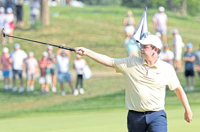 Monster birdie puts MacIntyre in control
