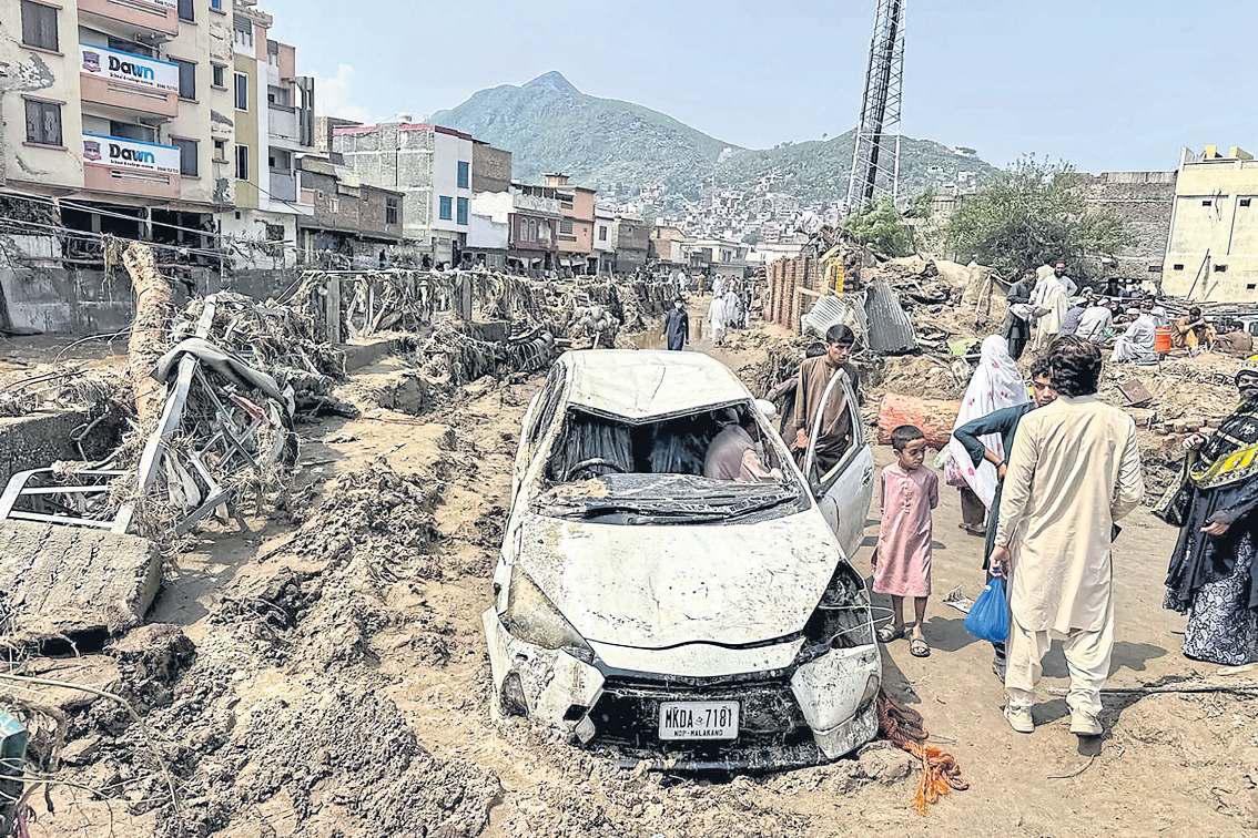 Landslides bury Pakistani villages