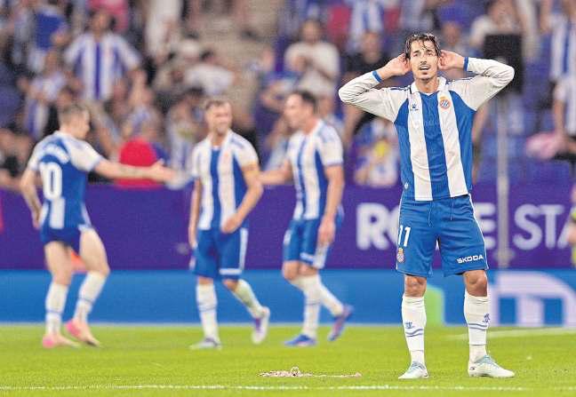 Espanyol shock Atletico, Athletic prevail