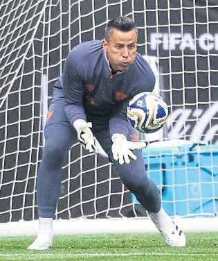 Brazilian goalkeeper Fabio sets record for most games