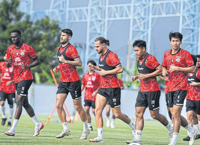 Sharks chase first home win against Dragons