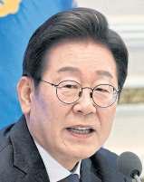 S Korea's Lee in Japan to shore up ties
