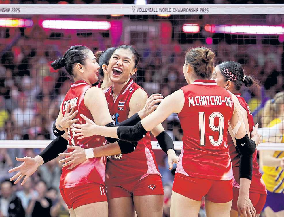 Thai and mighty! Hosts rout Sweden