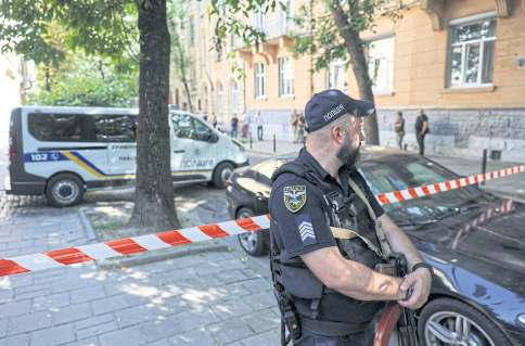 Former speaker of parliament shot dead