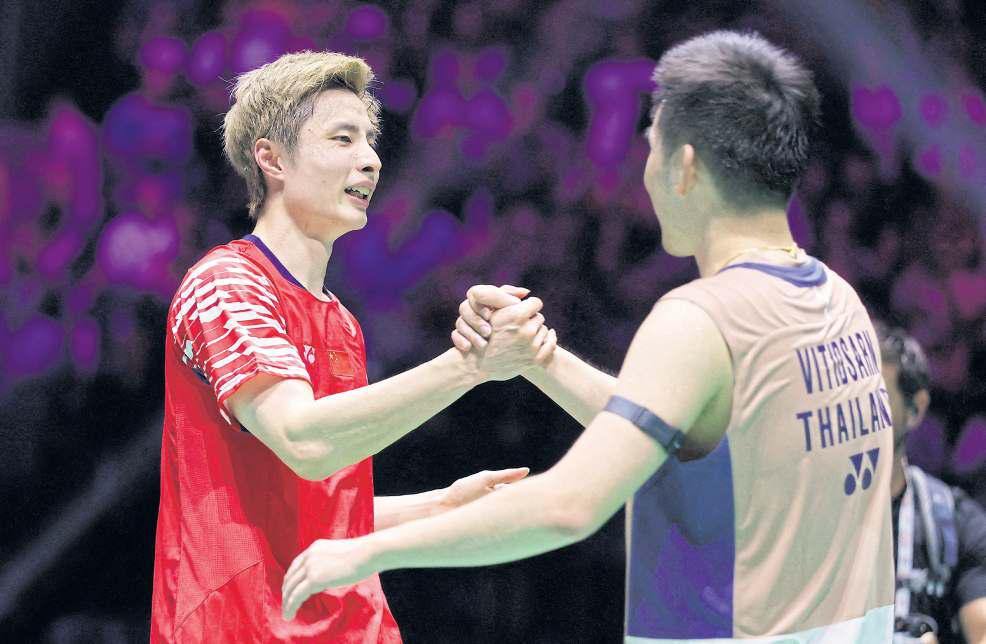 Shi downs Kunlavut for world title