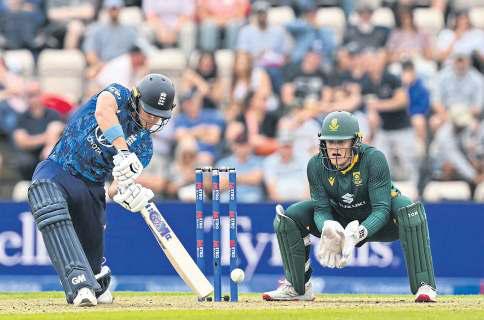 SA slump to record low against England