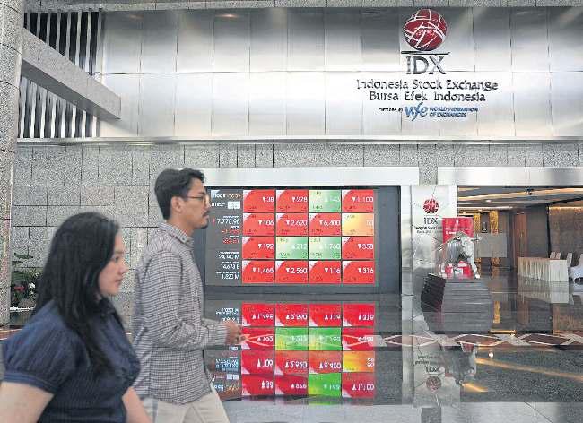 Indonesia bonds to extend edge over India on rate-cut bets