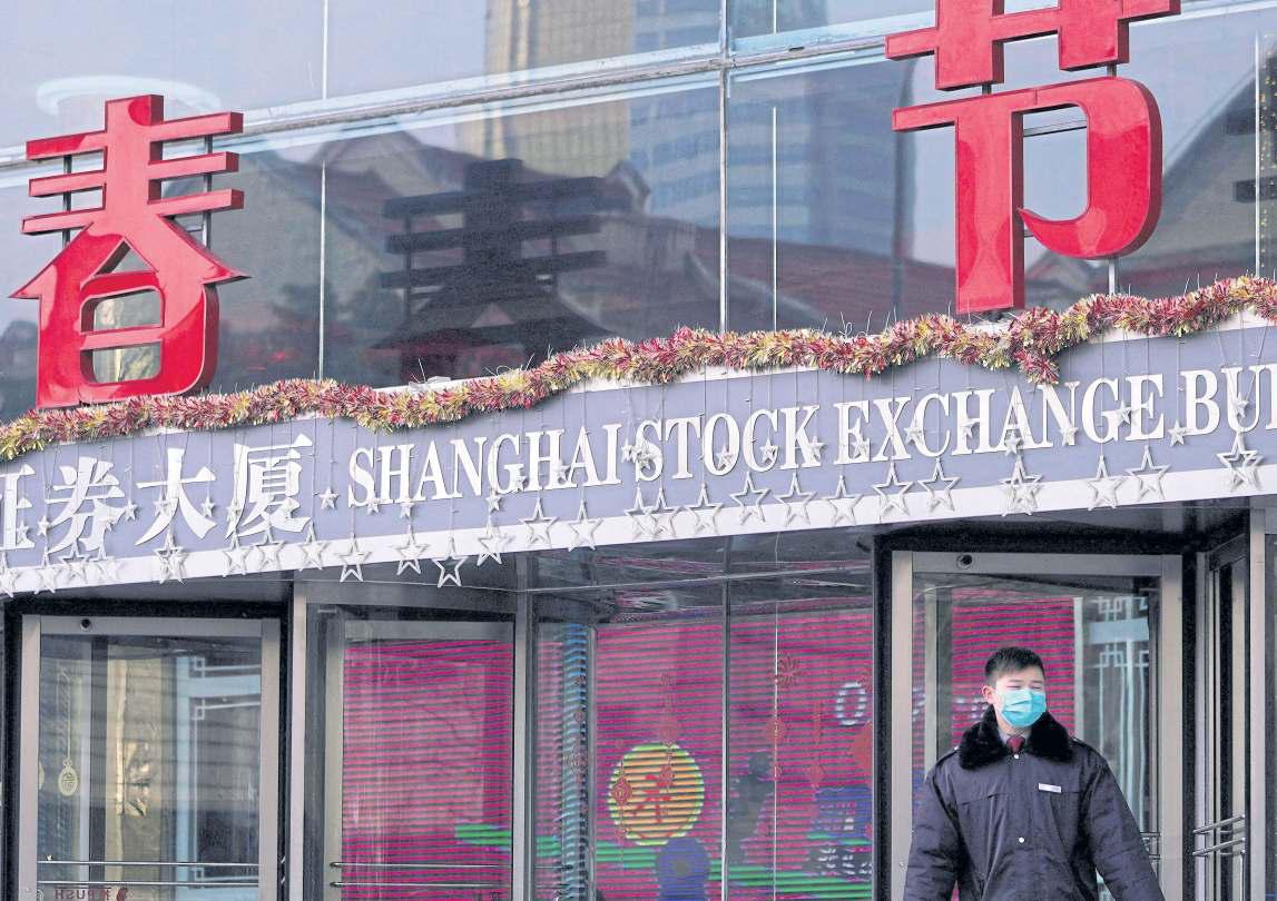 China's $19tn stock mart lures foreigners
