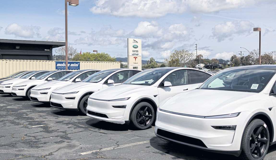 As US tax credit ends today, EVs face a ‘pretty dreadful year’