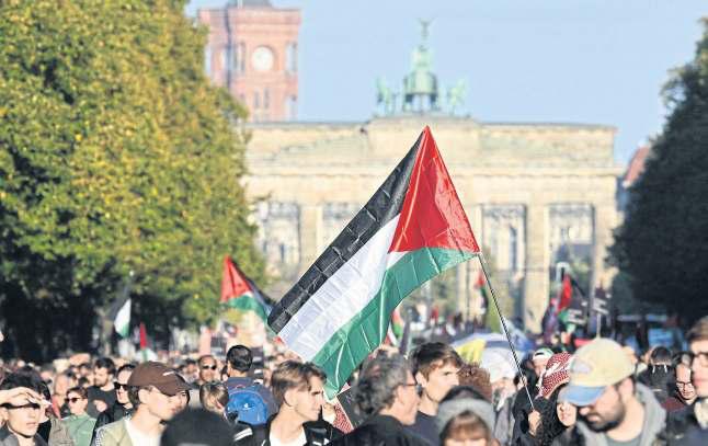 Pressure grows over rigid Israel support