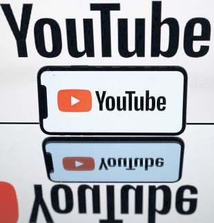 Google, NBCUniversal to keep streaming TV shows