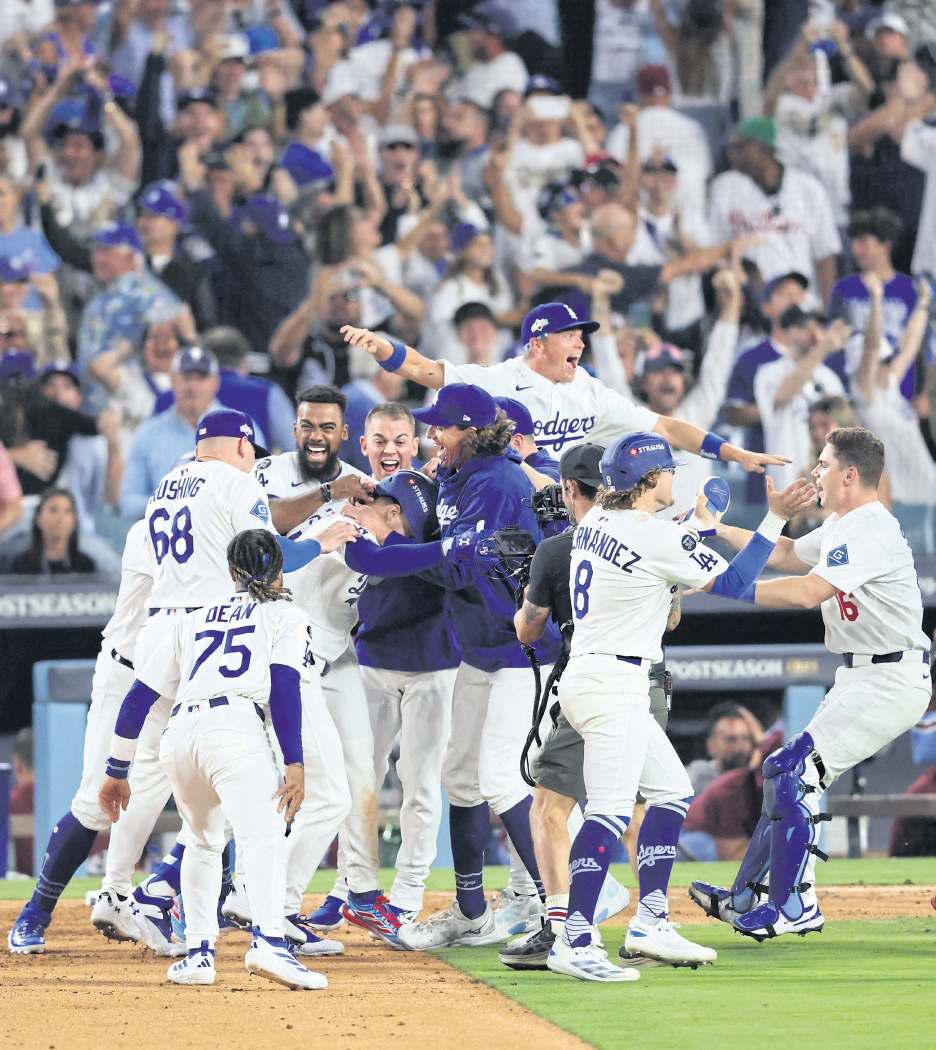 LA Dodgers advance after Phillies blunder