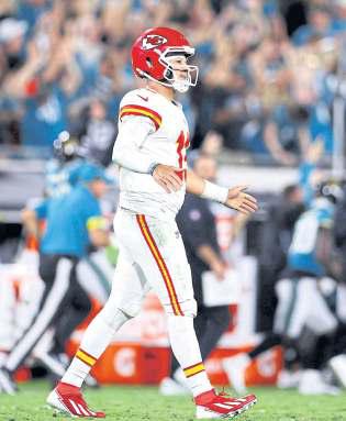Chiefs, Ravens look for spark amid early struggles