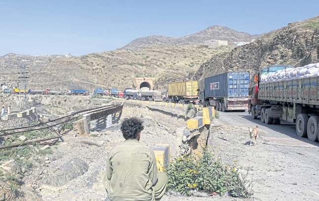 Crossings on Afghanistan border closed after heavy clashes