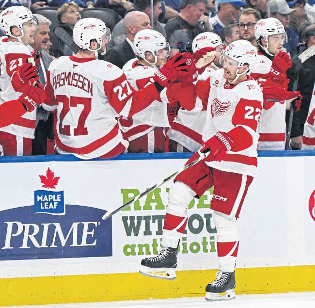 Appleton the hero for hot Red Wings