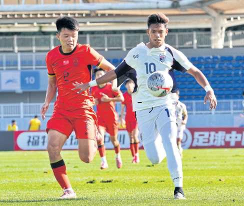 Thai youth hold mighty Chinese to draw