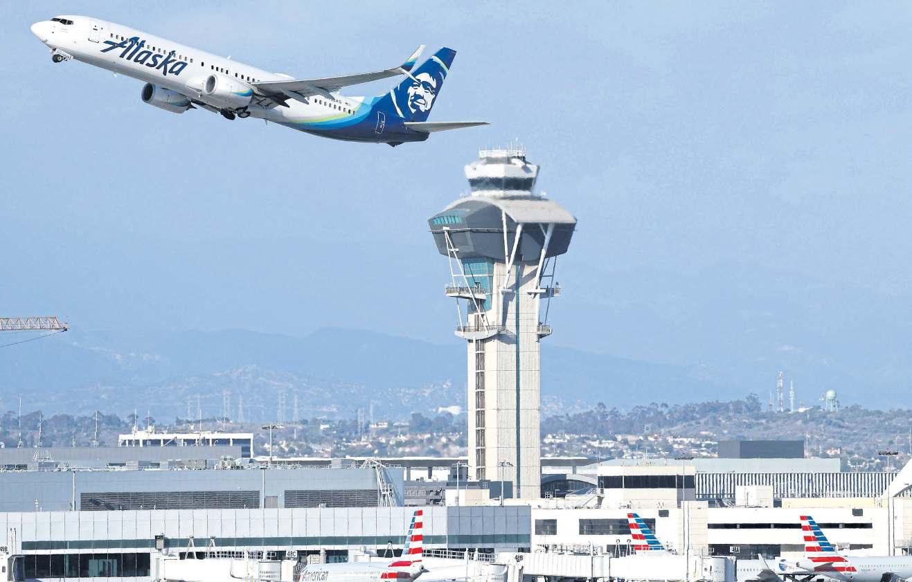 More than 8,000 US flights delayed