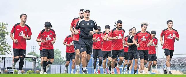 All eyes on Ishii's return as Pathum coach at Chonburi