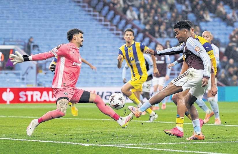 Villa fortress! Emery's men crush Maccabi