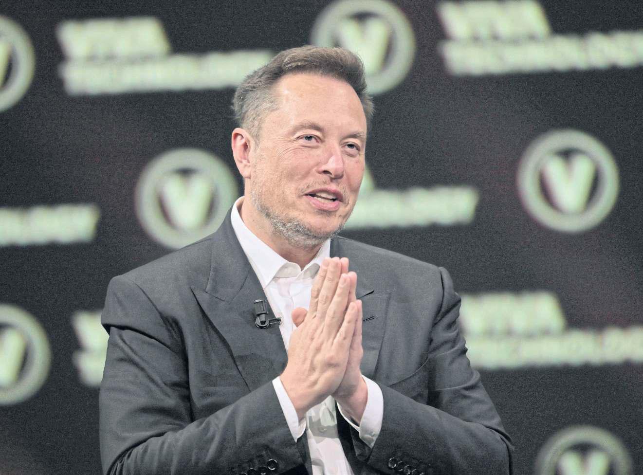 Tesla investors approve $1tn for Musk