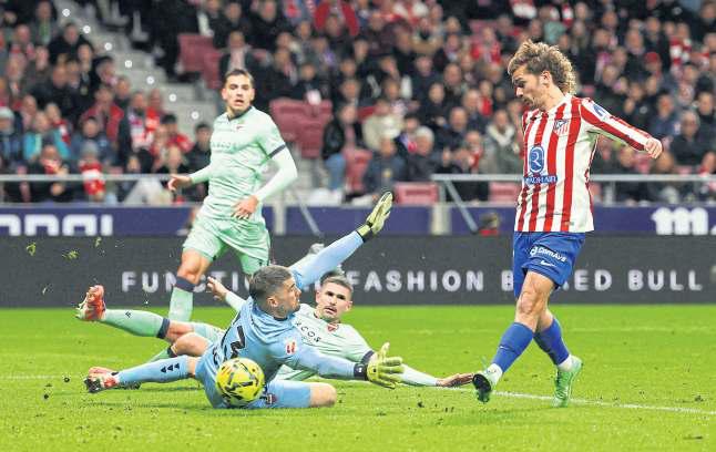 Atletico, Villarreal keep pace