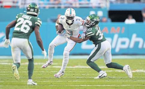 Rested Eagles reinforced for Packers showdown