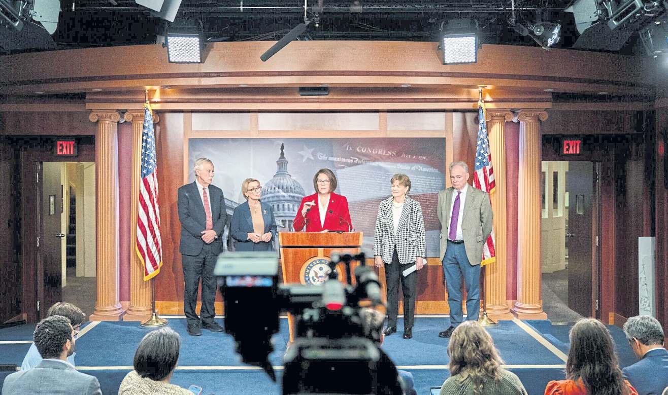 Deal in US Senate may end record shutdown