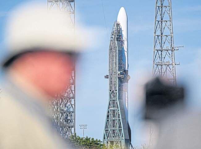 Blue Origin scrubs launch of Nasa’s mission to Mars