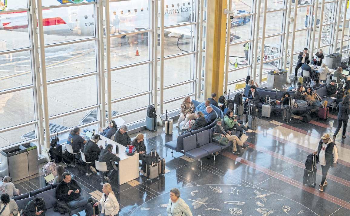 US flight delays, cancellations grow