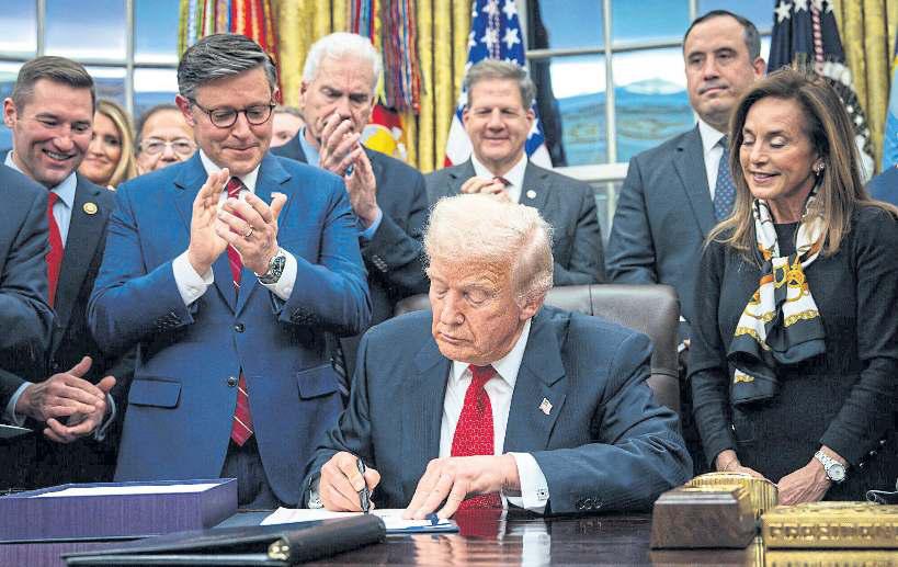 Trump signs bill to end US shutdown