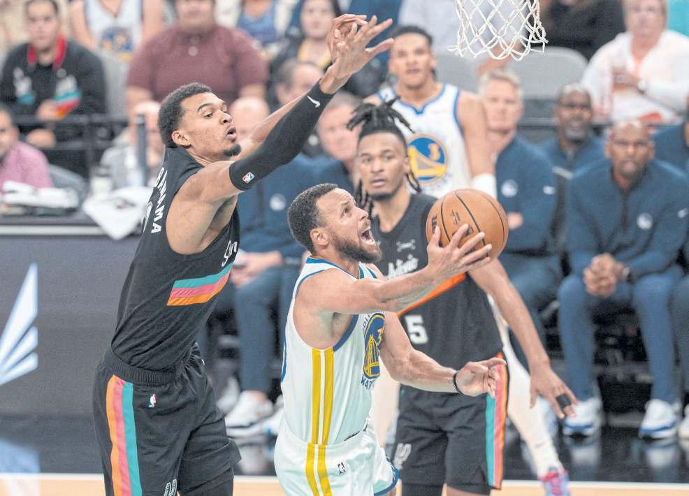 Curry lifts Warriors over Wemby's Spurs